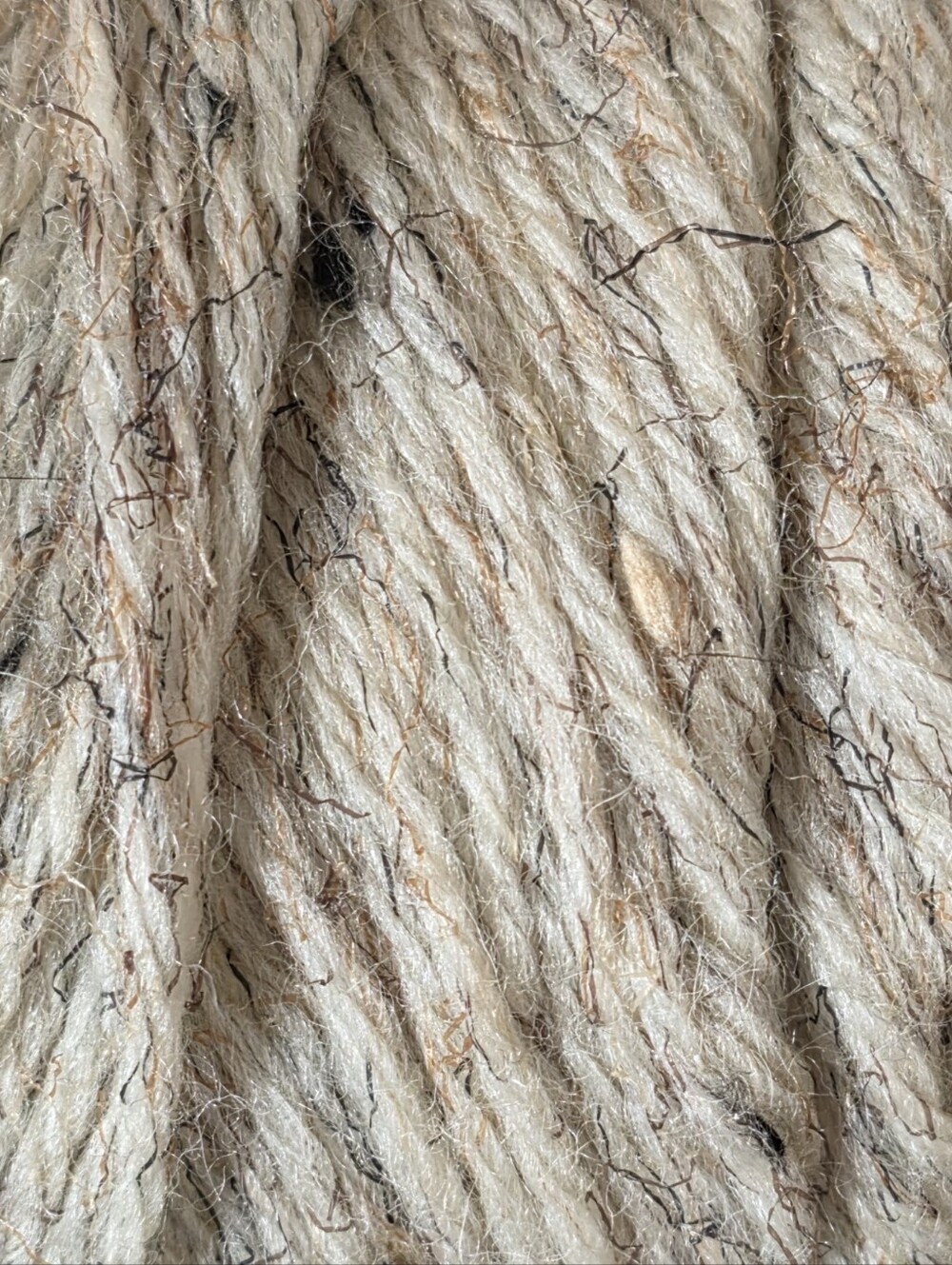 4 Skeins Lion Brand Fisherman 78% Virgin Wool Yarn Birch Tweed 348 Yds per Skein - Picture 5 of 6